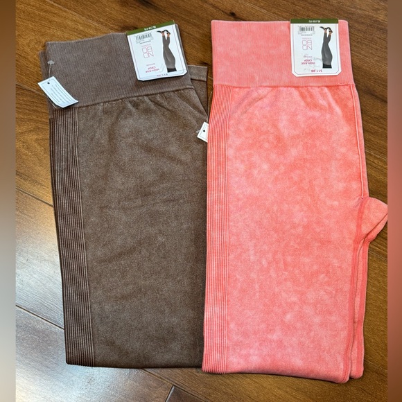 No Boundaries Pants - NWT NO BOUNDARIES Brown and Orange Seamless Leggings